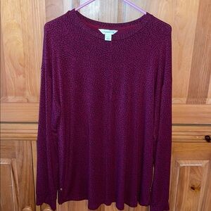 Liz Claiborne Burgundy Patterned shirt/gold embellishments. Size large.